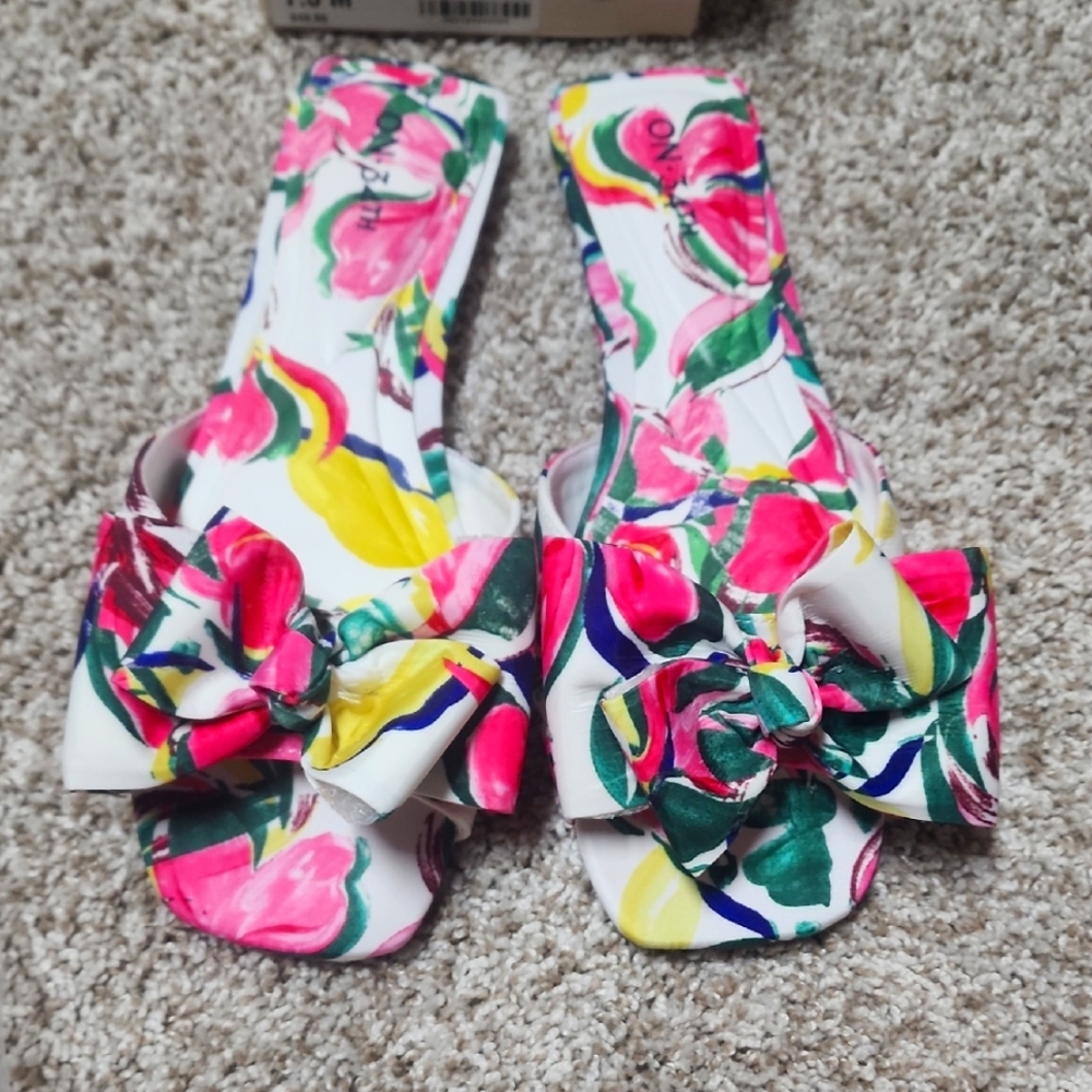 NWT Floral Bow Slide Sandals